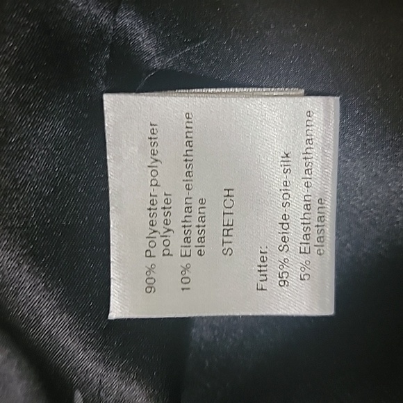 AKRIS WOMENS BLACK  VELVET VEST excellent condition - Picture 7 of 12